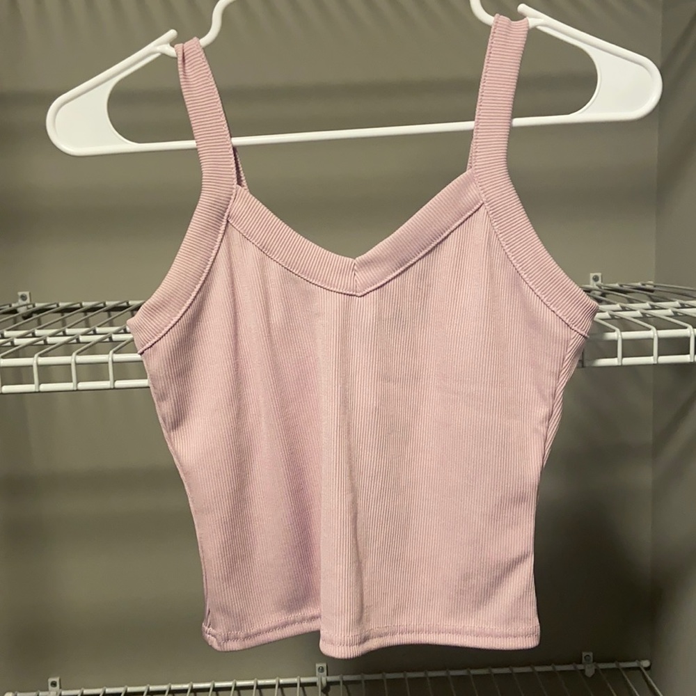 NWT * Boohoo Lilac Ribbed Vneck Tank in Size 2